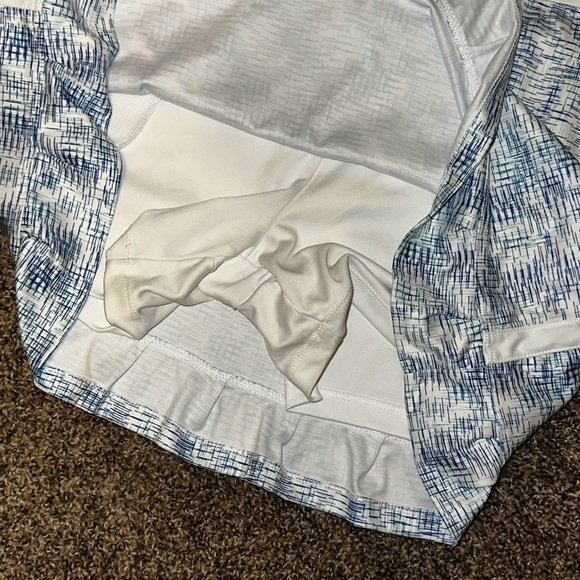 Izod Patterned Women's Skort - Picture 5 of 6